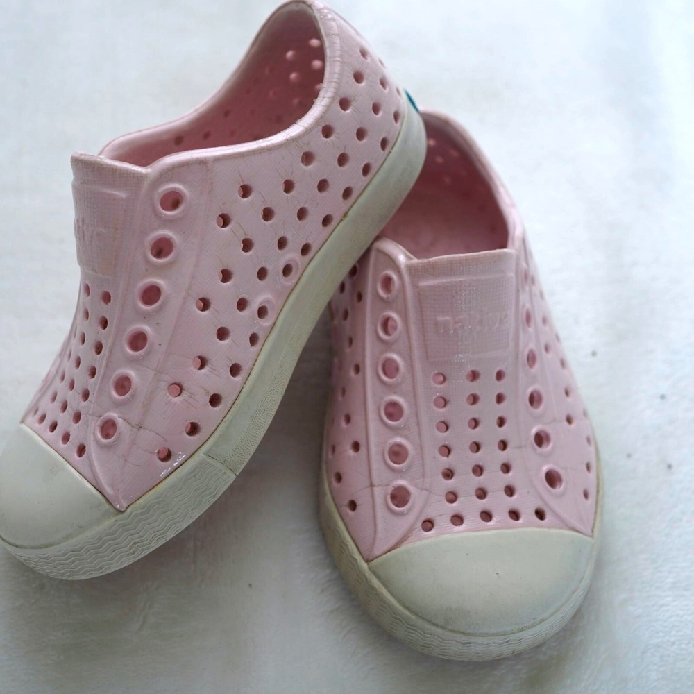 Native Jefferson Kids Size C5 Pink Perforated Slip On Water Shoes Sneakers